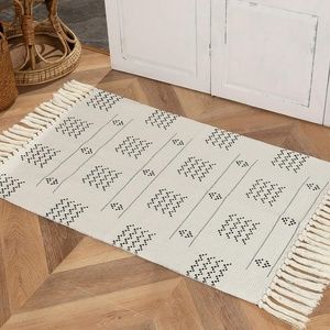 Boho Cotton Woven Area Rug Washable, Moroccan Geometric Tassel 2' x 4.3'